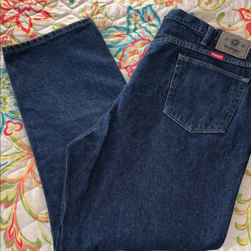 Wrangler Men's Relaxed Fit Blue Jeans